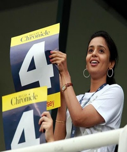 Wallpapersi18.Com: Gayatri Reddy Wallpapers - Deccan Chargers IPL Team ...